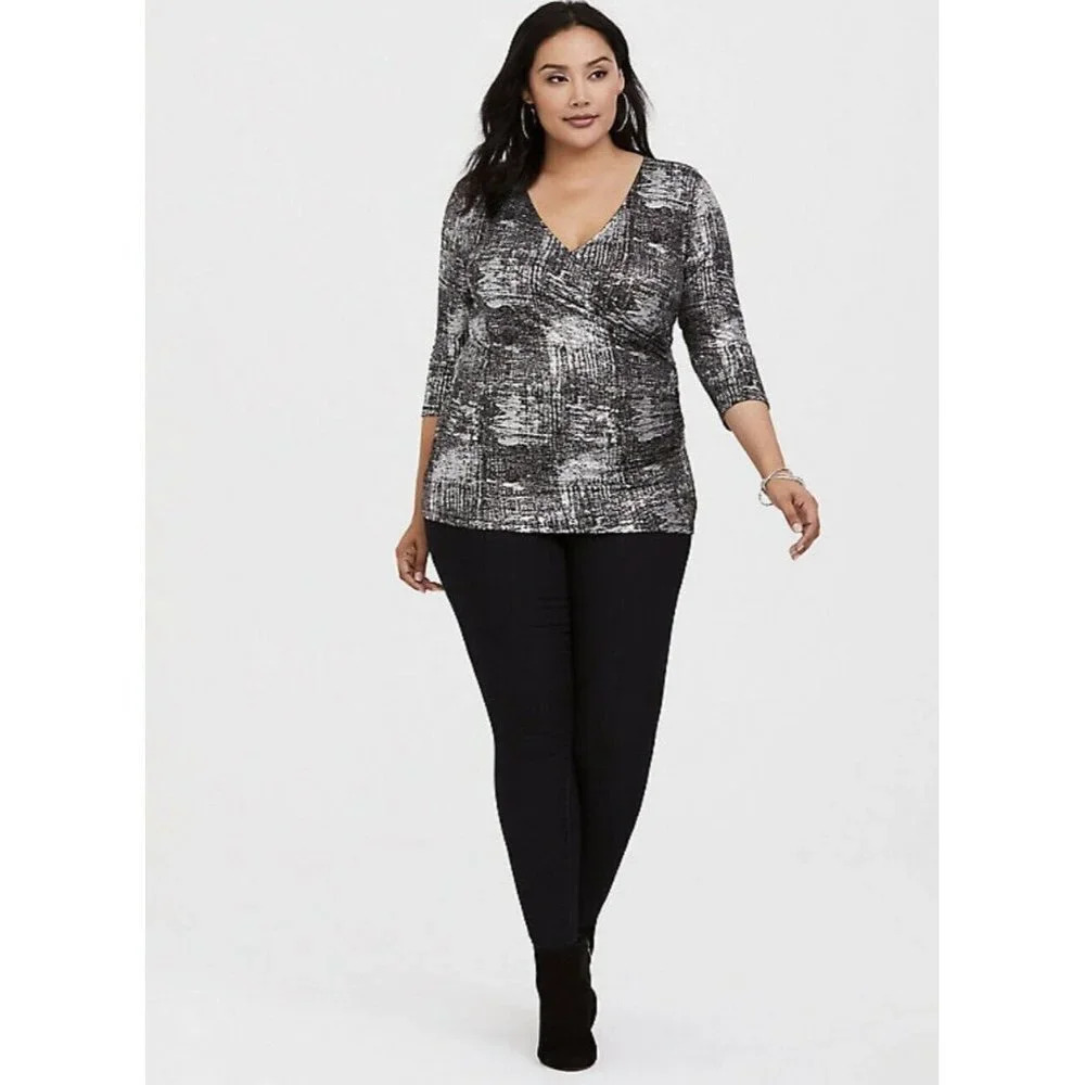 TORRID Women’s Size 0 Black Foil Surplice Front Tee Blouse